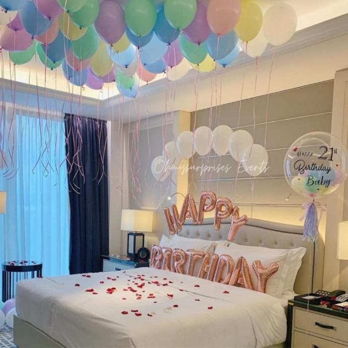 How to decorate a room with balloons