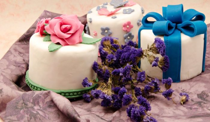 How to start a cake decorating classbusiness